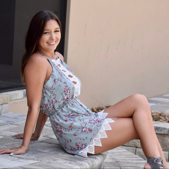 Sage floral romper - Picture 5 of 8